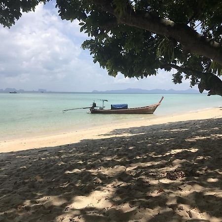 Paradise Beachfront Bungalows Hotel Koh Kradan Exterior photo
