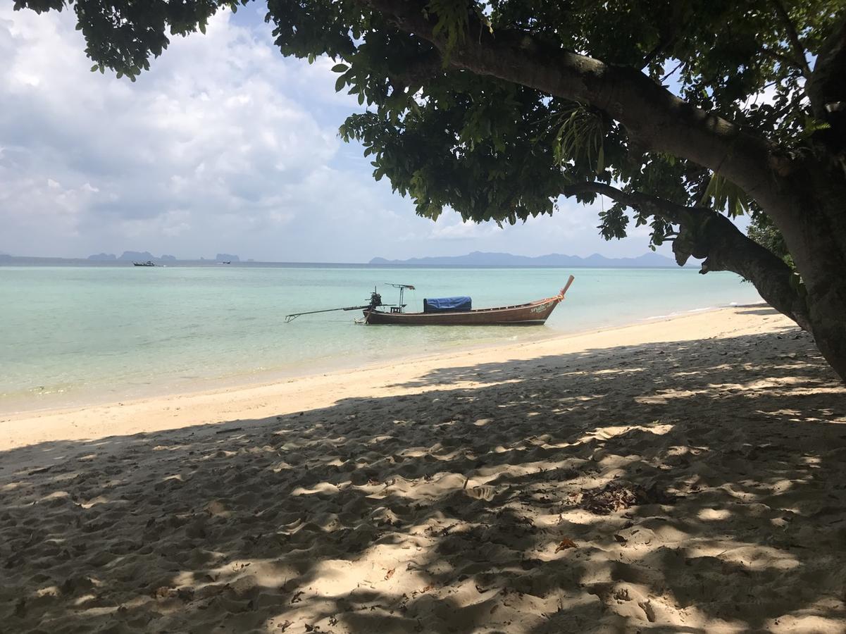 Paradise Beachfront Bungalows Hotel Koh Kradan Exterior photo