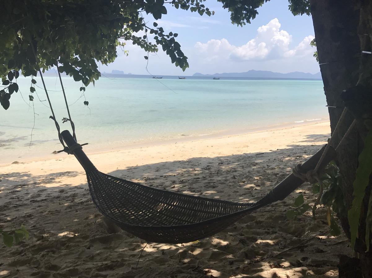 Paradise Beachfront Bungalows Hotel Koh Kradan Exterior photo